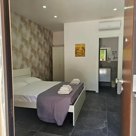 Oasi Dei Cristallini Guest house Naples